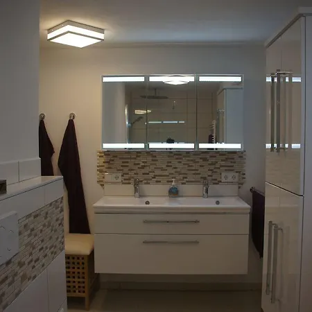 Mayer Apartment *